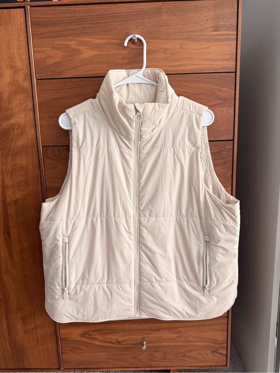 Vuori Jackets & Blazers - Vuori Cream Quilted Puffer Vest